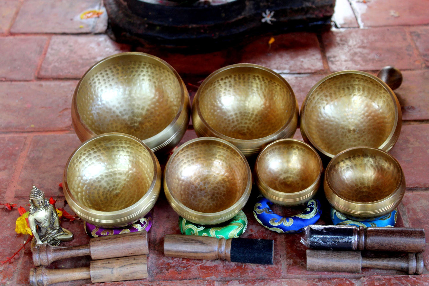 Hand Beaten Chakra Set Singing Bowl-Set of 7 Tibetan Singing Bowl,Himalayan Singing Bowl from Nepal-Meditation,Mindfulness, Sound Bath ,Yoga