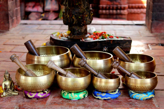 Hand Beaten Chakra Set Singing Bowl-Set of 7 Tibetan Singing Bowl,Himalayan Singing Bowl from Nepal-Meditation,Mindfulness, Sound Bath ,Yoga